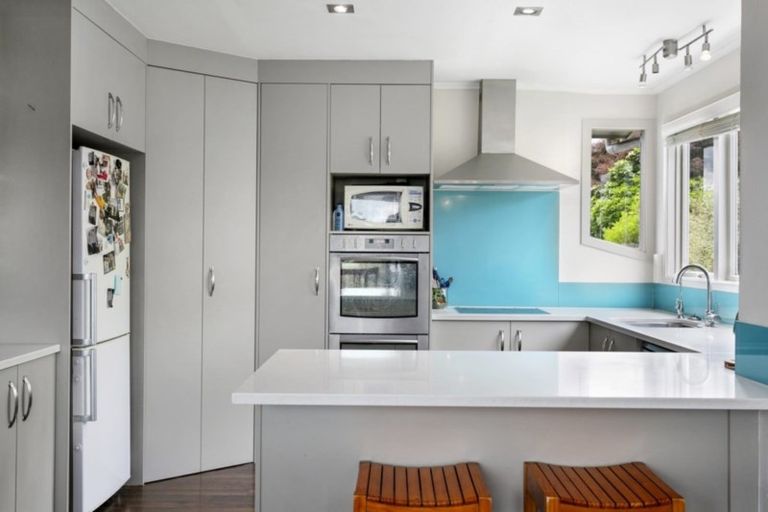 Photo of property in 18 Ingle Avenue, Waipahihi, Taupo, 3330