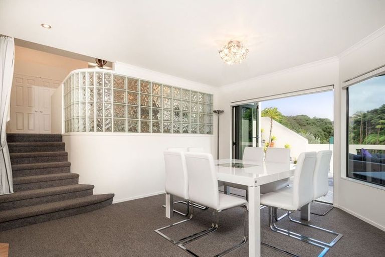 Photo of property in 35 Vermeer Place, West Harbour, Auckland, 0618
