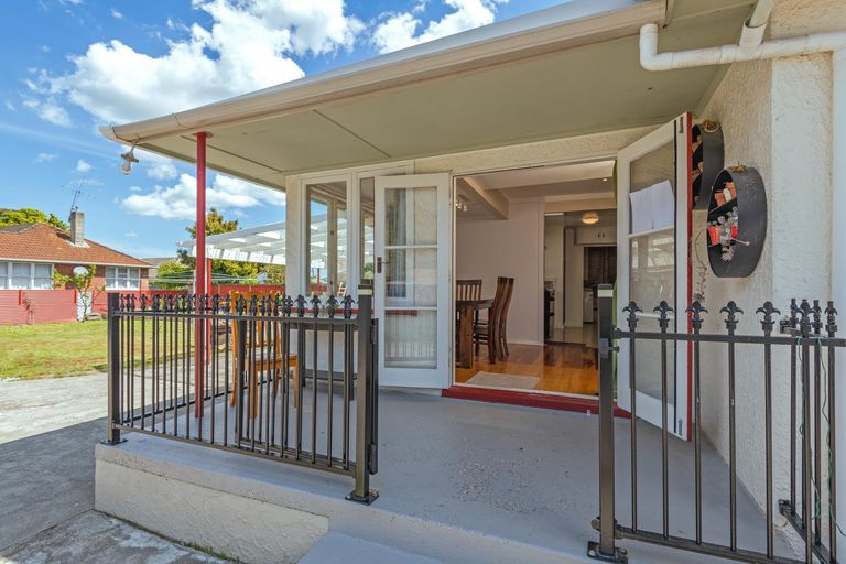Photo of property in 83 Clyde Crescent, Roslyn, Palmerston North, 4414