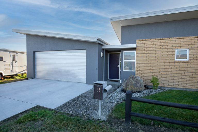 Photo of property in 35 Eureka Street, Alexandra, 9320