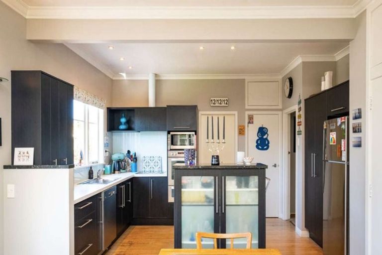 Photo of property in 1 Logan Avenue, Marewa, Napier, 4110