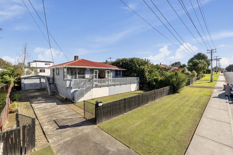 Photo of property in 67 Smiths Avenue, Papakura, 2110