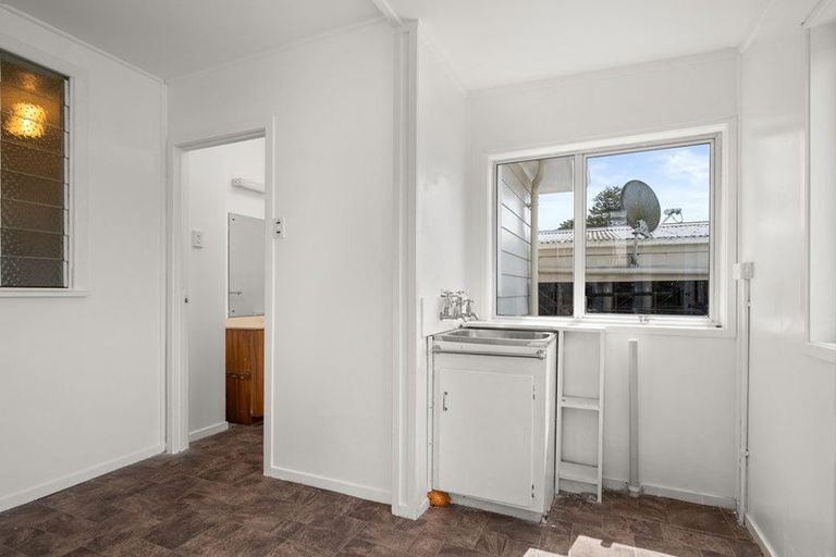 Photo of property in 38 Farrand Road, Kumeu, 0891