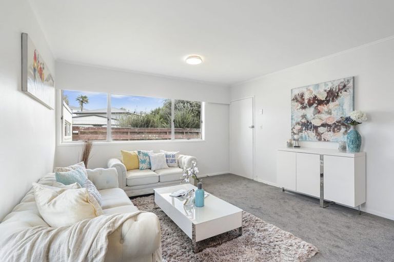 Photo of property in 3/11a Bayside Avenue, Te Atatu Peninsula, Auckland, 0610