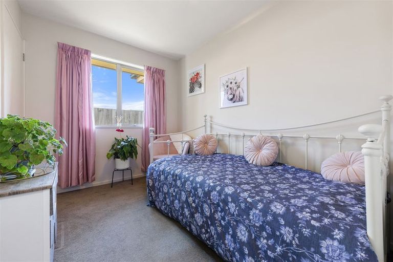 Photo of property in 2/31 Tuckers Road, Redwood, Christchurch, 8051