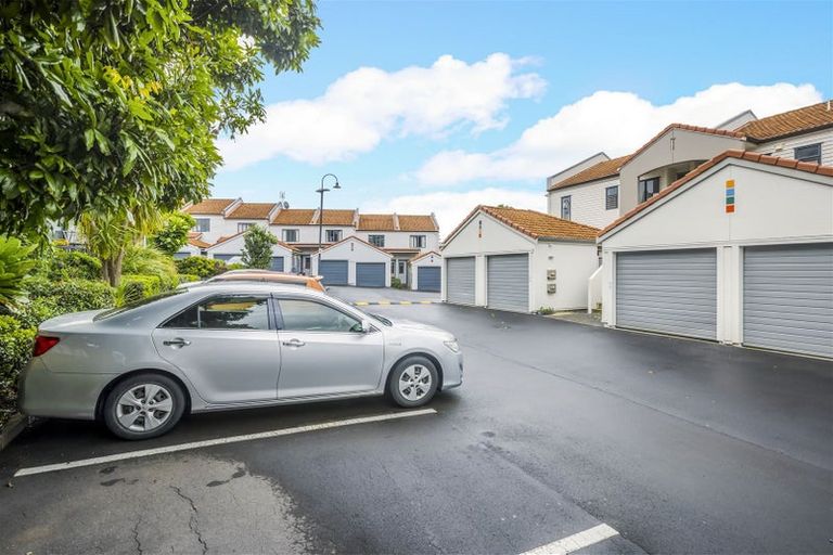 Photo of property in 22/21 Armoy Drive, East Tamaki, Auckland, 2016