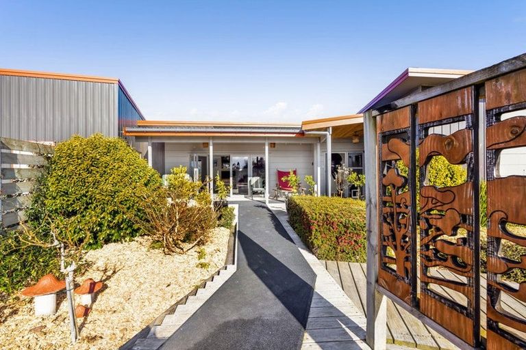 Photo of property in 280 Austin Road, Normanby, Hawera, 4673
