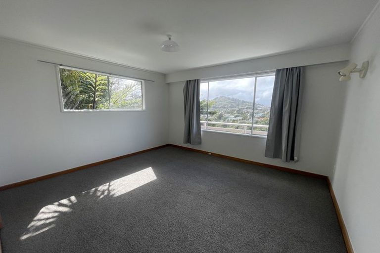 Photo of property in 13-13a Espin Crescent, Karori, Wellington, 6012