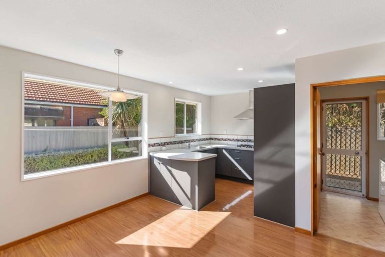 Photo of property in 2/20 Sawyers Arms Road, Northcote, Christchurch, 8052