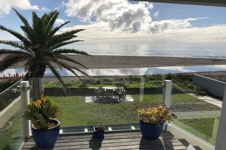 Photo of property in 7 Messenger Terrace, Oakura, 4314