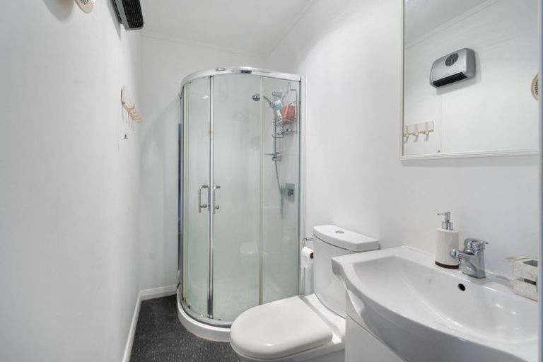 Photo of property in 42 Edinburgh Terrace, Foxton Beach, Foxton, 4815