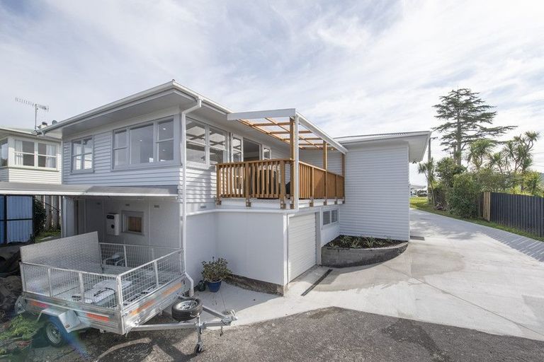 Photo of property in 1/57 Coronation Road, Hillcrest, Auckland, 0627