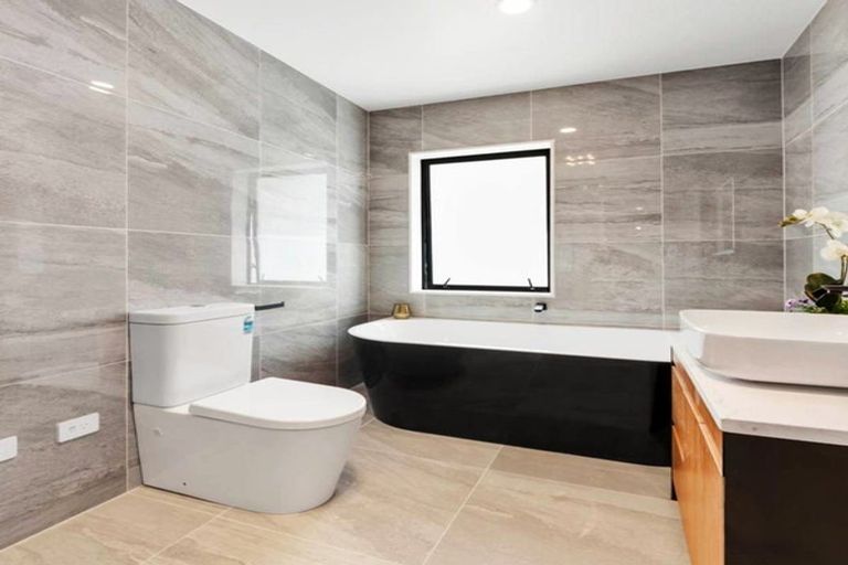 Photo of property in 18 Evergreen Parade, Rosehill, Papakura, 2113