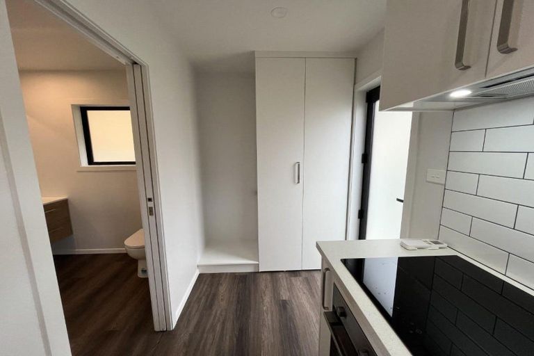 Photo of property in 1/17 Ambury Place, Merrilands, New Plymouth, 4312