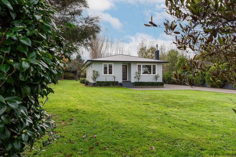 Photo of property in 2979 Cheltenham Hunterville Road, Cheltenham, Feilding, 4777