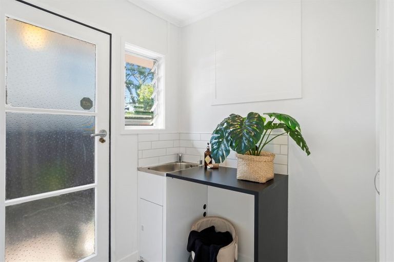 Photo of property in 10 Pixie Place, Pakuranga Heights, Auckland, 2010