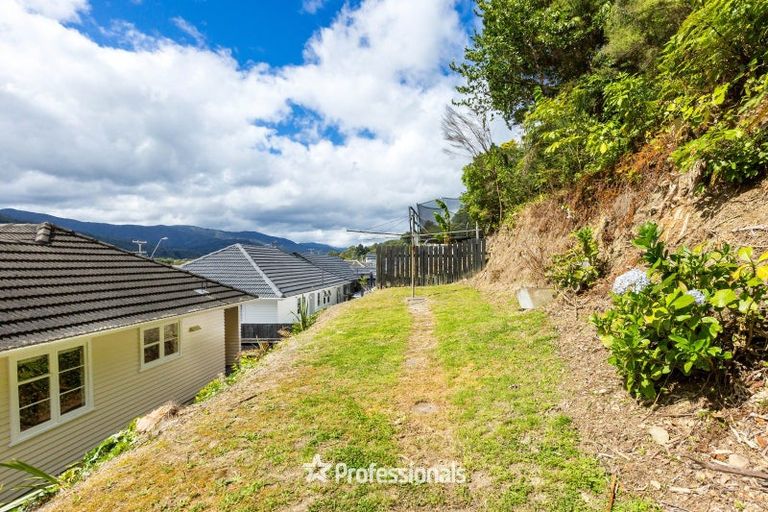 Photo of property in 161 Wellington Road, Wainuiomata, Lower Hutt, 5014