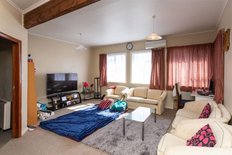 Photo of property in 21 George Street, Riccarton, Christchurch, 8041