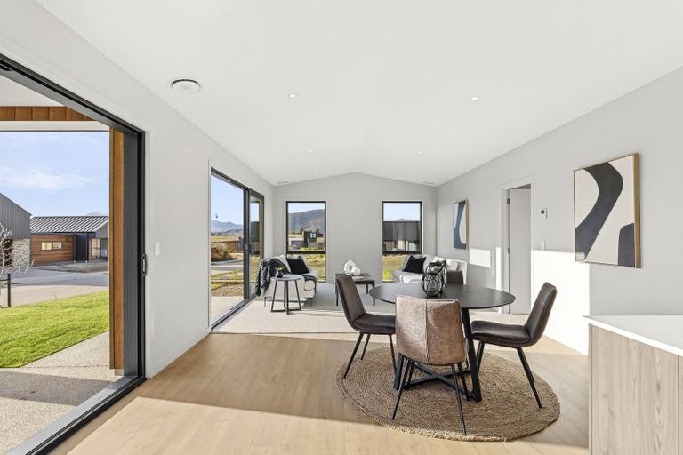 Photo of property in 14a Marjon Drive, Wanaka, 9305