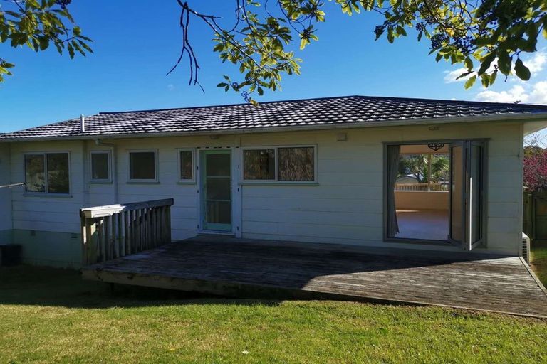 Photo of property in 1/95c Captain Scott Road, Glen Eden, Auckland, 0602