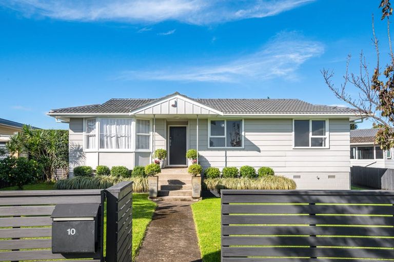Photo of property in 10 Dalry Place, Mangere Bridge, Auckland, 2022