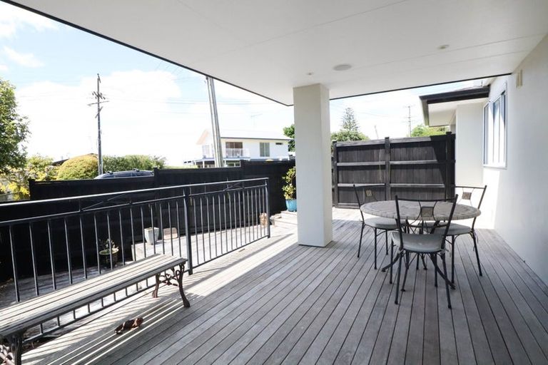 Photo of property in 1/88 Pah Road, Cockle Bay, Auckland, 2014