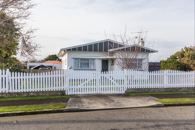 Photo of property in 30 Hannan Street, Levin, 5510