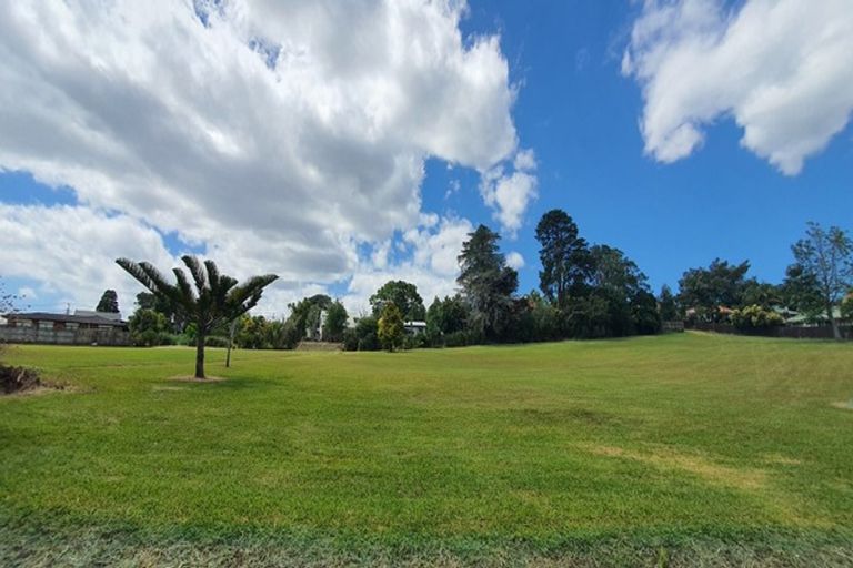 Photo of property in 4/176 Henderson Valley Road, Henderson, Auckland, 0612