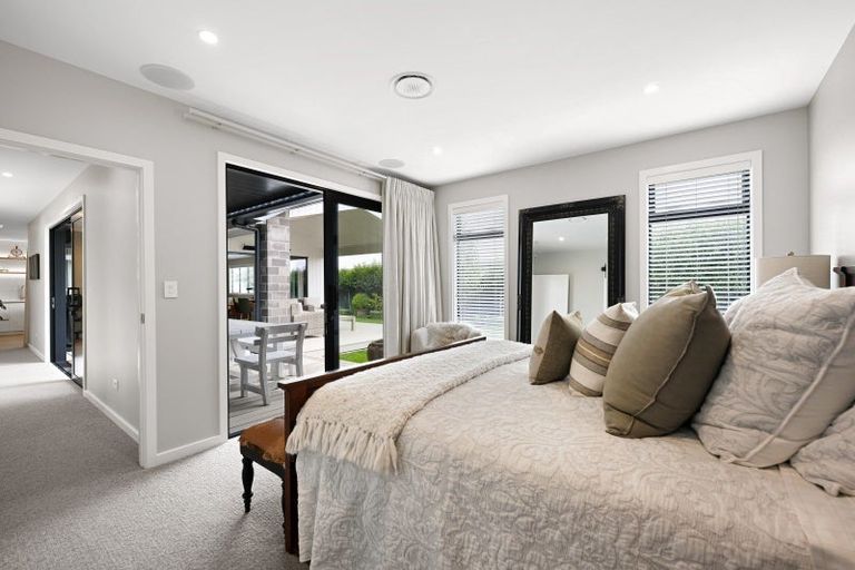 Photo of property in 92 Hugo Shaw Drive, Cambridge, 3434