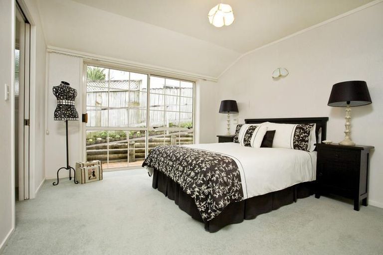 Photo of property in 1/12 Norman Road, Hauraki, Auckland, 0622