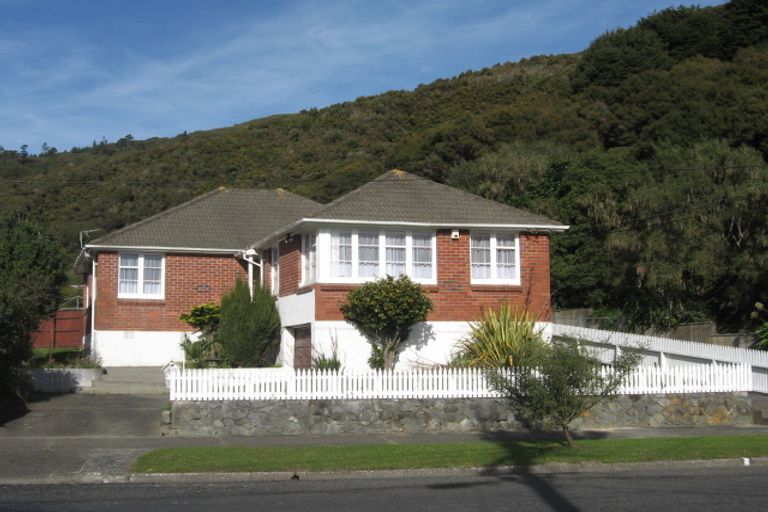 Photo of property in 270 Waddington Drive, Naenae, Lower Hutt, 5011
