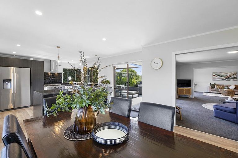 Photo of property in 40 Heta Road, Highlands Park, New Plymouth, 4312