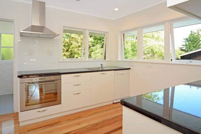 Photo of property in 3/20 Saint Peters Street, Northcote, Auckland, 0627
