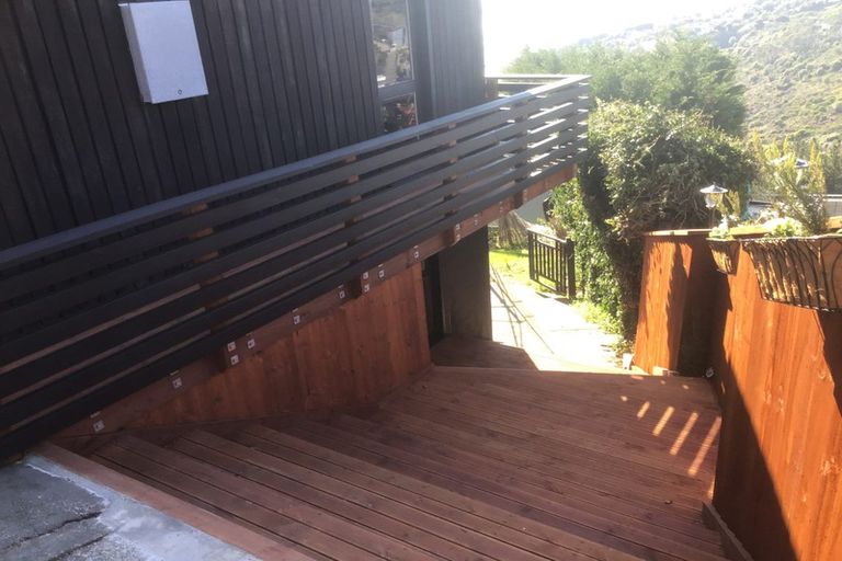 Photo of property in 17 Selleck Street, Mount Pleasant, Christchurch, 8081