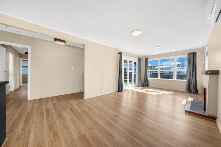 Photo of property in 9 Andrew Road, Howick, Auckland, 2010