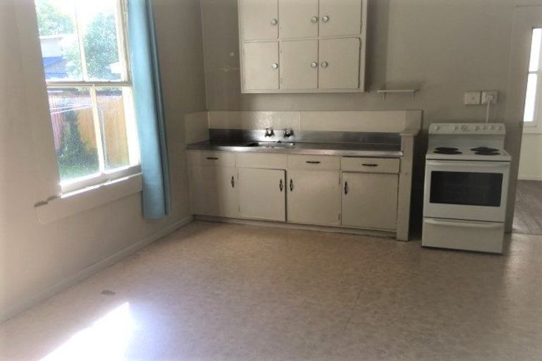 Photo of property in 5 Rolleston Street, Hokowhitu, Palmerston North, 4410