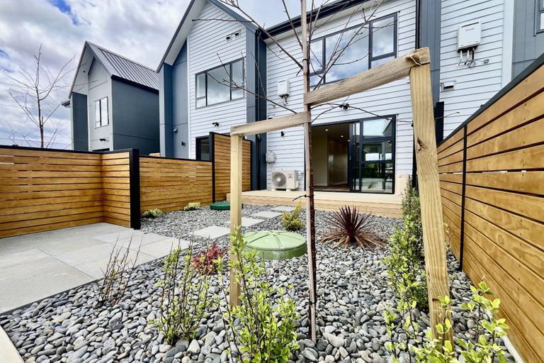 Photo of property in 9 Resnik Crescent, Kumeu, 0810