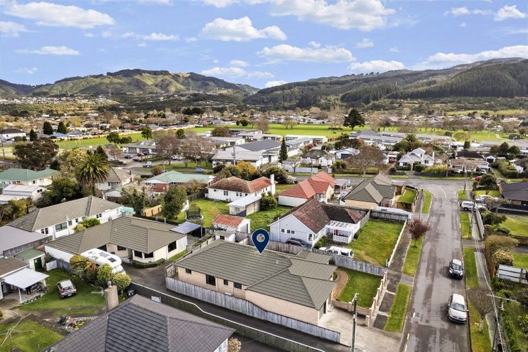 Photo of property in 12 Massey Street, Elderslea, Upper Hutt, 5018