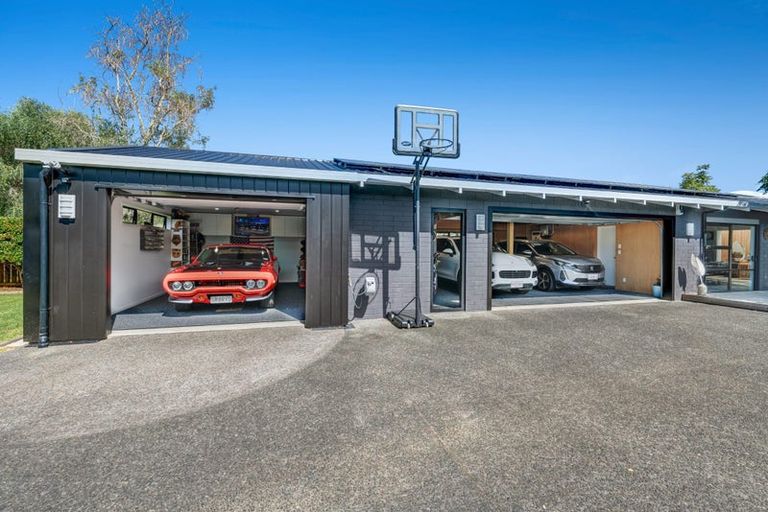 Photo of property in 18 Glengarry Avenue, Manly, Whangaparaoa, 0930