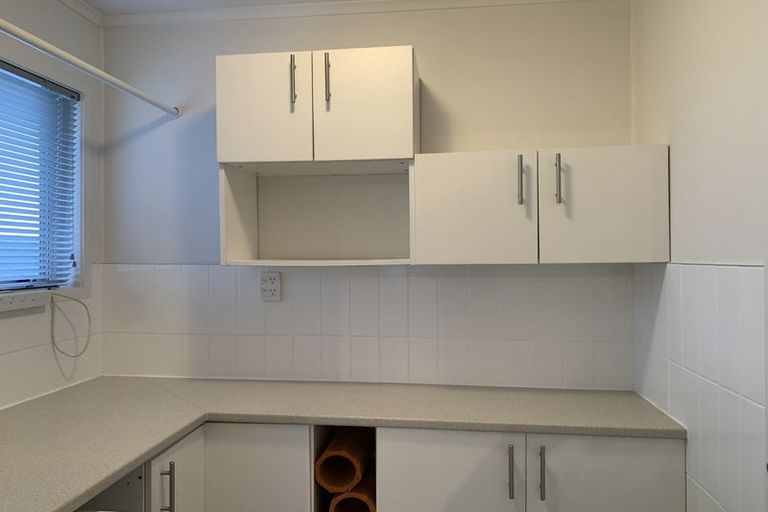 Photo of property in 12 Oreil Avenue, West Harbour, Auckland, 0618