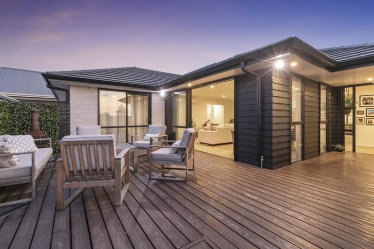 Photo of property in 4 Harding Drive, Papamoa Beach, Papamoa, 3118