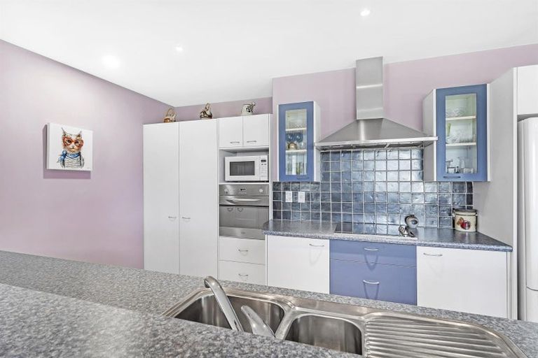 Photo of property in 12 Highwood Lane, Burnside, Christchurch, 8053