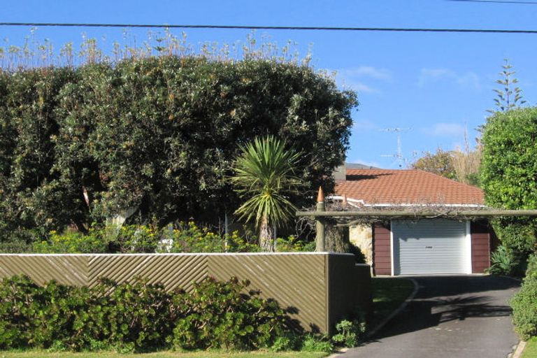 Photo of property in 26 Queens Road, Waikanae Beach, Waikanae, 5036