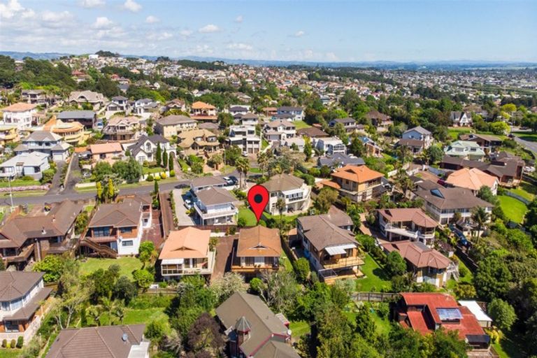 Photo of property in 2/27 Santa Monica Place, Goodwood Heights, Auckland, 2105