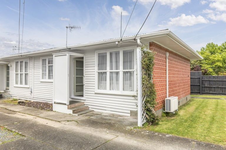 Photo of property in Heretaunga Flats, 4/652 Fergusson Drive, Trentham, Upper Hutt, 5018