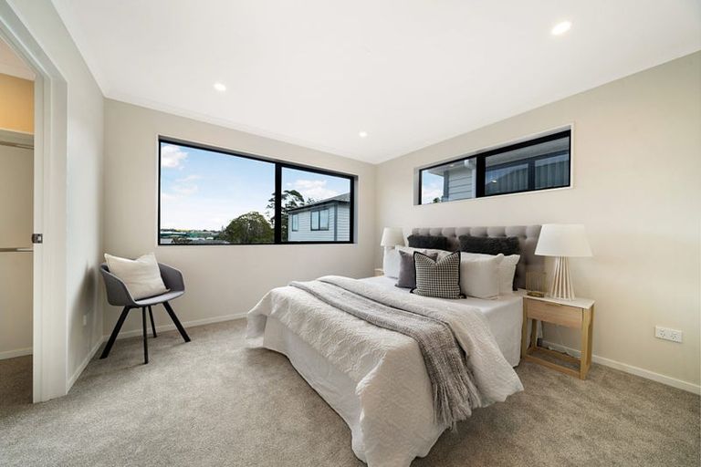 Photo of property in 11a Ballial Place, West Harbour, Auckland, 0618
