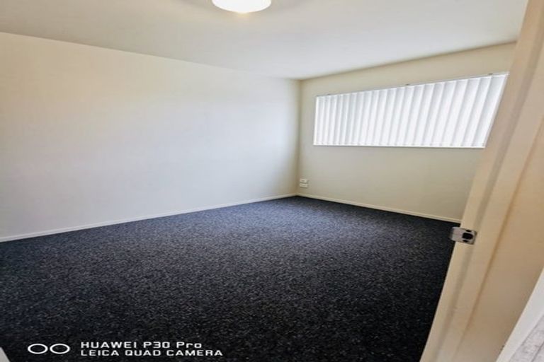 Photo of property in 13/242 Great North Road, Henderson, Auckland, 0612