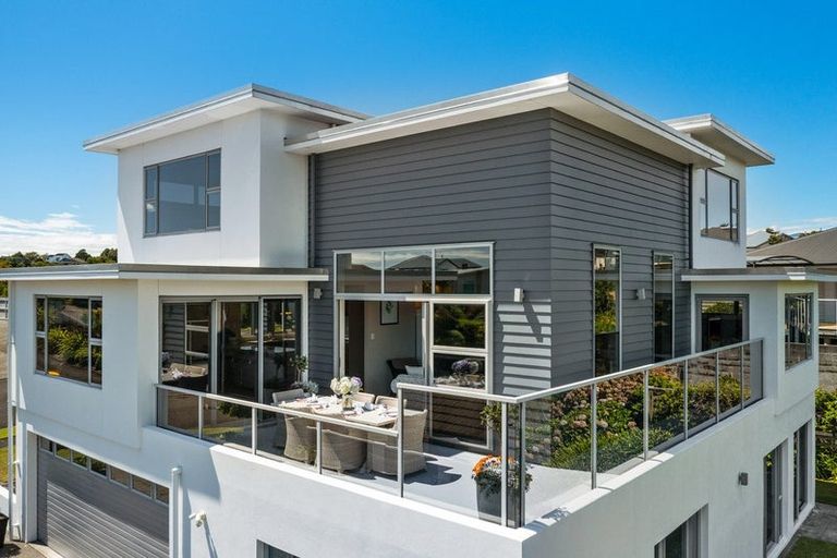 Photo of property in 189 Heta Road, Highlands Park, New Plymouth, 4312