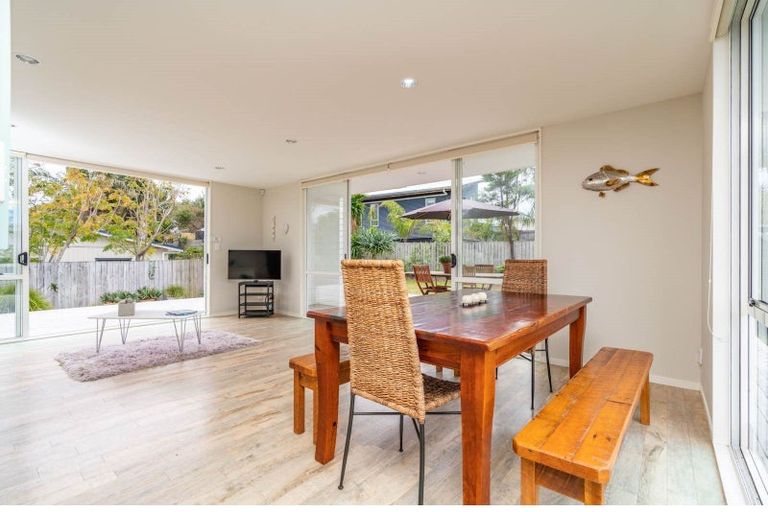 Photo of property in 37 Seabreeze Road, Mangawhai Heads, Mangawhai, 0505