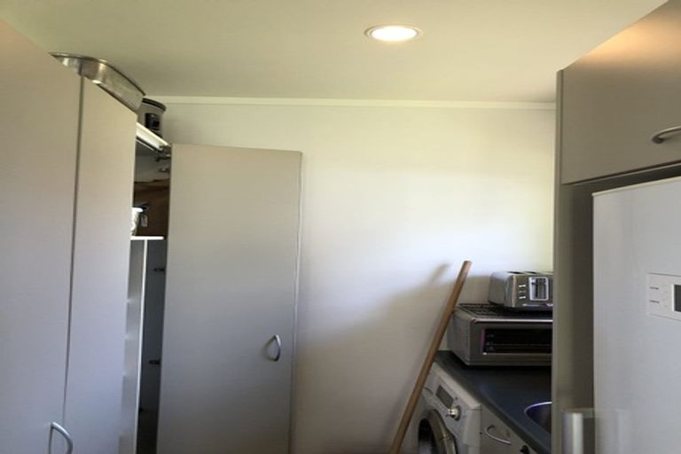 Photo of property in 17 Vandeleur Avenue, Birkdale, Auckland, 0626